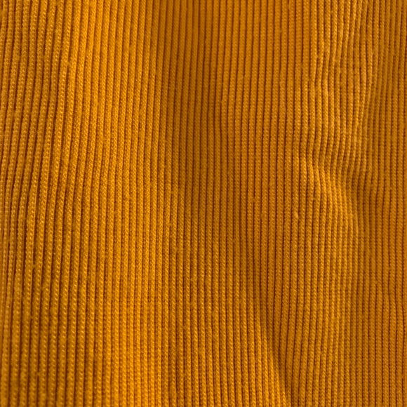 Open back Mustard yellow crop top - Picture 3 of 6